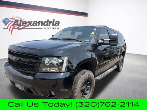 Used 2007 Chevrolet Suburban 2500 LS w/ Skid Plate Package AWD/4WD image 1