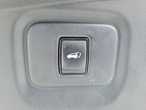 Used 2018 Nissan Pathfinder Platinum w/ Cargo Package AWD/4WD image 11