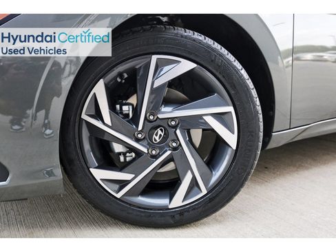 Certified 2025 Hyundai Elantra Sport FWD image 32