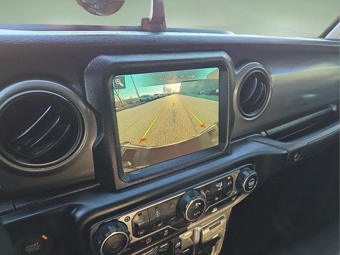 Used 2022 Jeep Gladiator Sport image 16