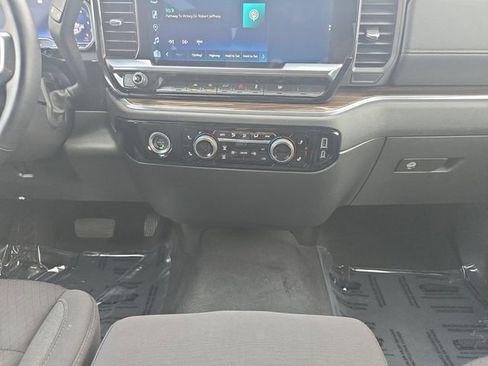 Used 2023 Chevrolet Silverado 1500 LT AWD/4WD image 3