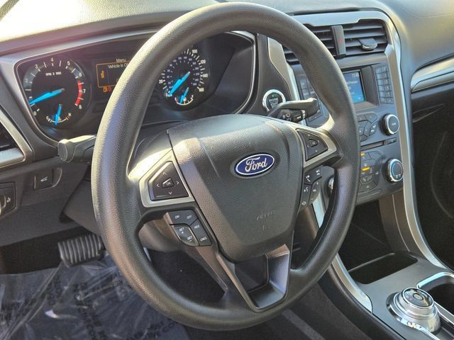 Used 2017 Ford Fusion SE FWD image 17