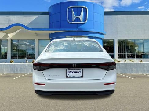Used 2023 Honda Accord EX image 3
