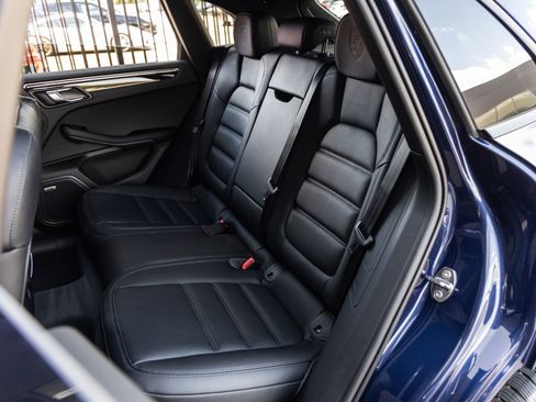 Certified 2026 Porsche Macan AWD/4WD image 36