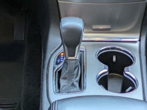 Used 2018 Jeep Grand Cherokee Altitude image 14