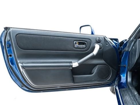 Used 2001 Toyota MR2 image 17