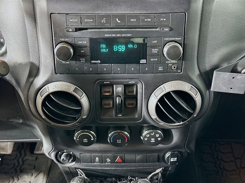 Used 2017 Jeep Wrangler Unlimited Sport w/ Quick Order Package 24S AWD/4WD image 19