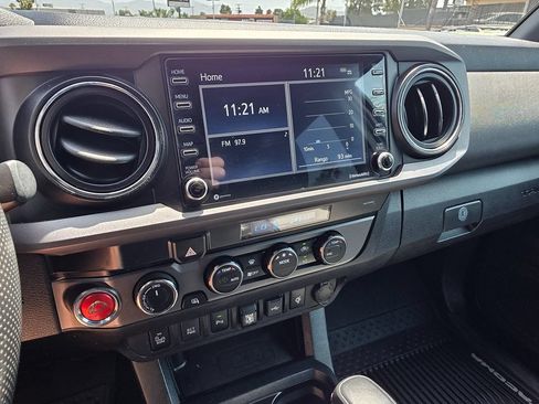 Used 2021 Toyota Tacoma TRD Off-Road w/ Technology Package AWD/4WD image 37