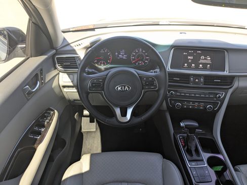 Used 2018 Kia Optima EX image 17