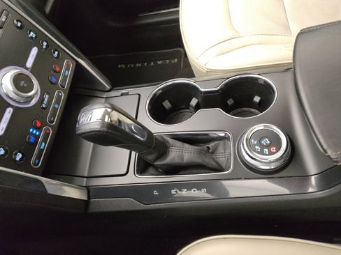 Used 2019 Ford Explorer Platinum image 26