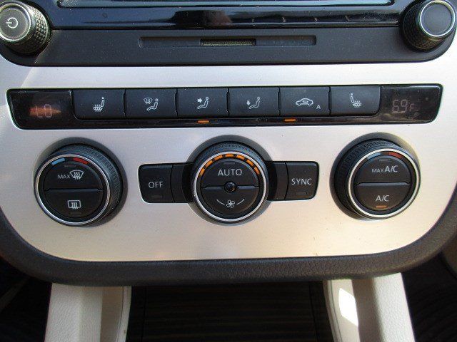 Used 2015 Volkswagen Eos Executive FWD image 26