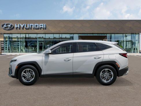 Used 2026 Hyundai Tucson SE FWD image 3