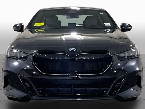 New 2027 BMW 550e xDrive w/ Premium Package AWD/4WD image 2