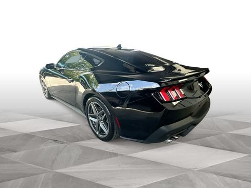 Used 2025 Ford Mustang Premium RWD image 6