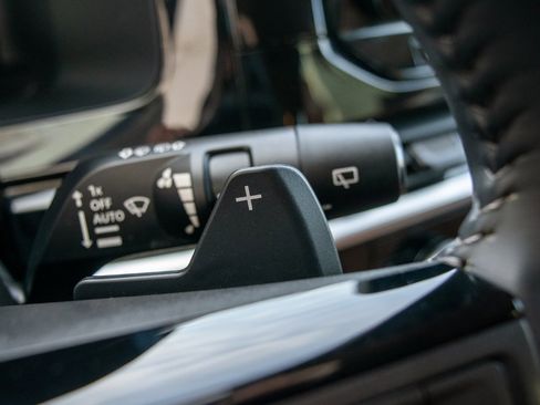 Used 2024 Nissan Pathfinder Platinum image 16