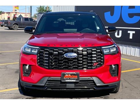 Used 2025 Ford Explorer ST AWD/4WD image 3