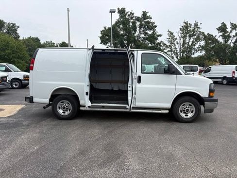 Used 2025 GMC Savana 2500 w/ Driver Convenience Package RWD image 9