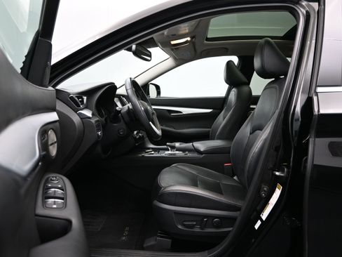 Used 2019 INFINITI QX50 Essential w/ Proactive Package FWD image 9