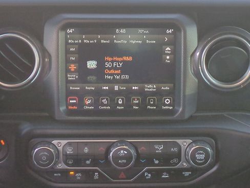 Used 2022 Jeep Wrangler Unlimited Rubicon w/ Xtreme Recon 35" Tire Package image 17