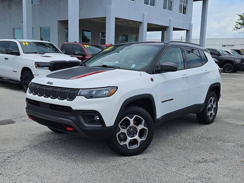 Used 2022 Jeep Compass Trailhawk image 2
