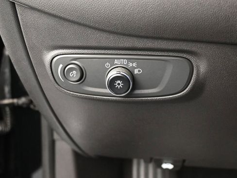 Used 2024 Chevrolet Equinox LS FWD image 30