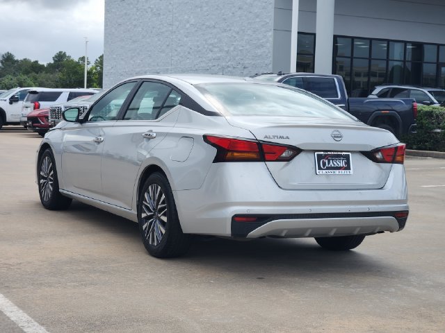 Used 2025 Nissan Altima 2.5 SV FWD image 5