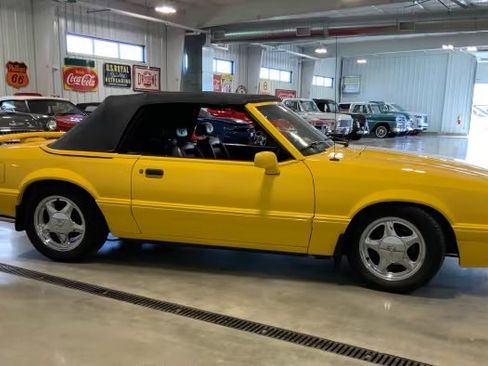 Used 1993 Ford Mustang LX RWD image 4