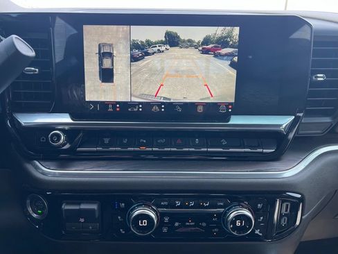 Used 2025 GMC Sierra 2500 SLT w/ SLT Premium Package AWD/4WD image 14