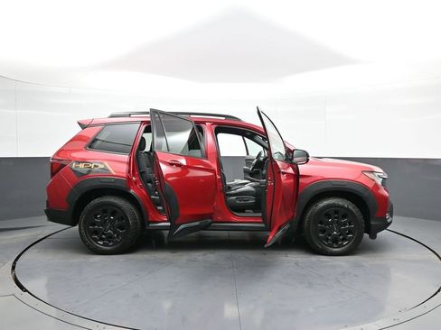 Certified 2023 Honda Passport TrailSport image 42