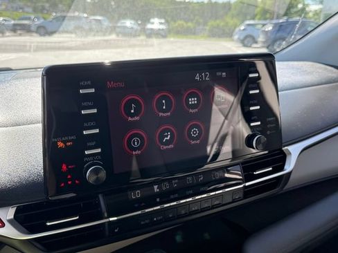 Used 2021 Toyota Sienna XLE FWD image 18