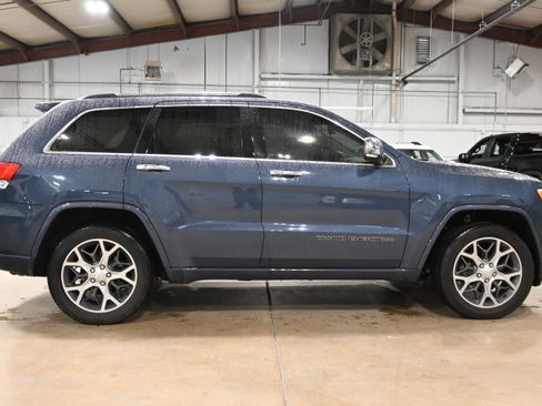 Used 2020 Jeep Grand Cherokee Overland AWD/4WD image 12