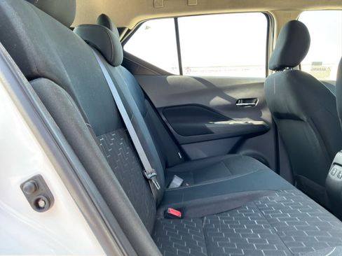 Used 2024 Nissan Kicks SV FWD image 18