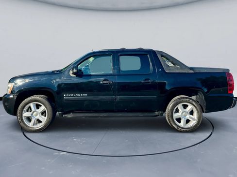 Used 2008 Chevrolet Avalanche LT image 3