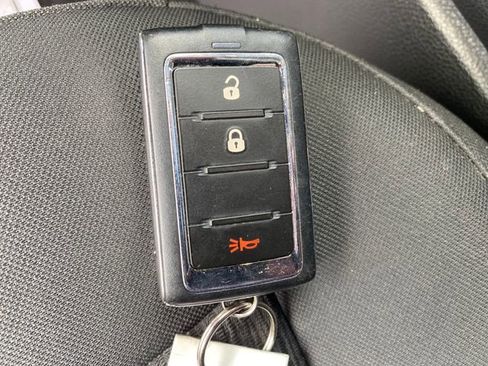 Used 2023 Jeep Grand Cherokee Laredo AWD/4WD image 24