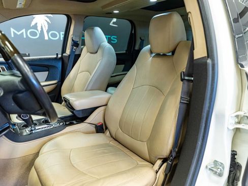 Used 2012 GMC Acadia Denali image 9