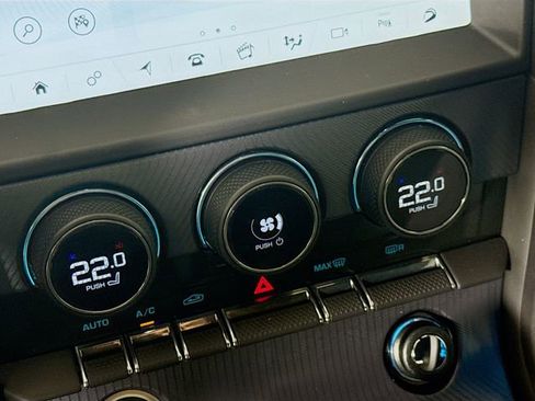 Used 2024 Jaguar F-TYPE R-Dynamic image 22