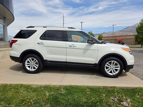 Used 2012 Ford Explorer XLT AWD/4WD image 4