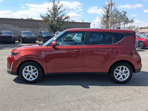 Used 2023 Kia Soul LX w/ Option Group 015 image 6