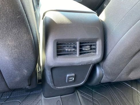 Certified 2020 Chevrolet Equinox LT w/ Driver Convenience Package image 18