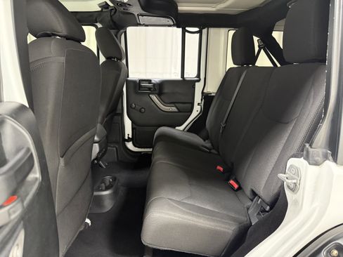 Used 2017 Jeep Wrangler Unlimited Sport w/ Connectivity Group image 15