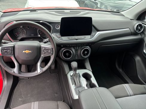 Used 2025 Chevrolet Blazer LT FWD image 28