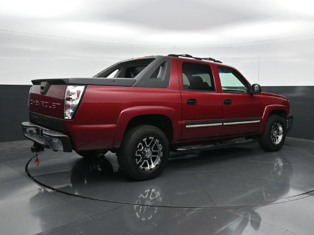 Used 2005 Chevrolet Avalanche Z66 w/ Preferred Equipment Group RWD image 2