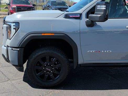 Used 2024 GMC Sierra 3500 AT4 w/ AT4 Premium Plus Package AWD/4WD image 7