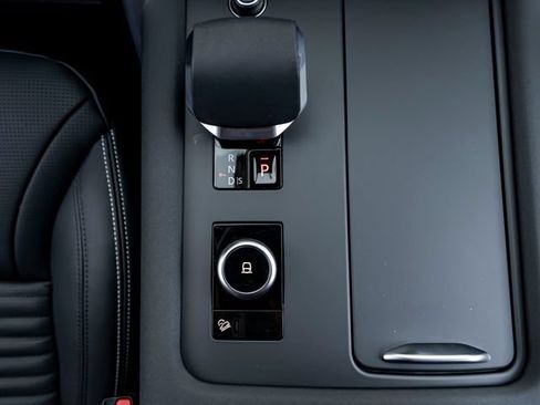 New 2026 Land Rover Discovery Limited Edition AWD/4WD image 21