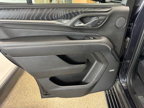Used 2023 GMC Yukon Denali w/ Denali Reserve Package image 14