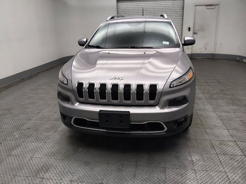 Used 2018 Jeep Cherokee Limited FWD image 15