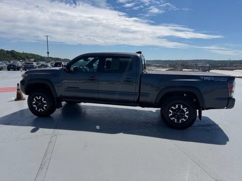 Used 2021 Toyota Tacoma TRD Off-Road w/ Technology Package AWD/4WD image 6