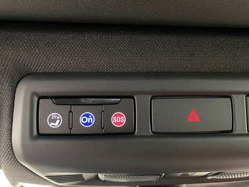 New 2026 Chevrolet Corvette Stingray Coupe w/ Battery Protection Package image 18