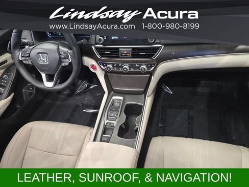 Used 2020 Honda Accord Touring image 11