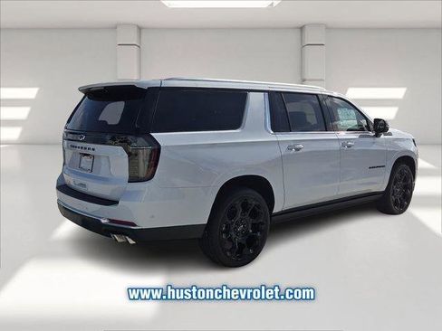 New 2026 Chevrolet Suburban High Country image 7